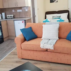 Tuii Appart, Cleveleys Road Holbeck , Leeds (West Yorkshire) United Kingdom