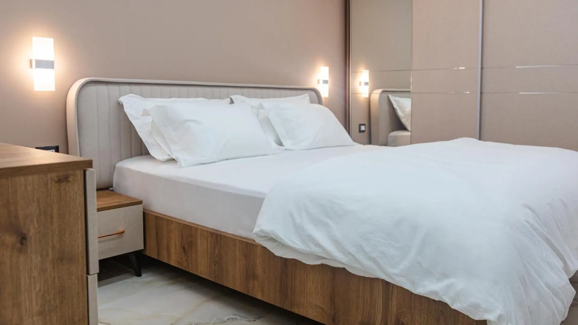 Mon Prive Apartment Tirana 0*,  Albanien